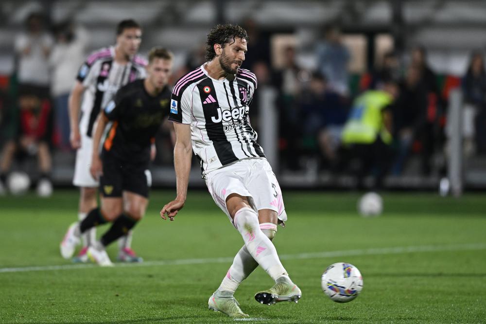 德甲战报：曼卡、斯基默破门，海登海姆2-1战胜弗赖堡