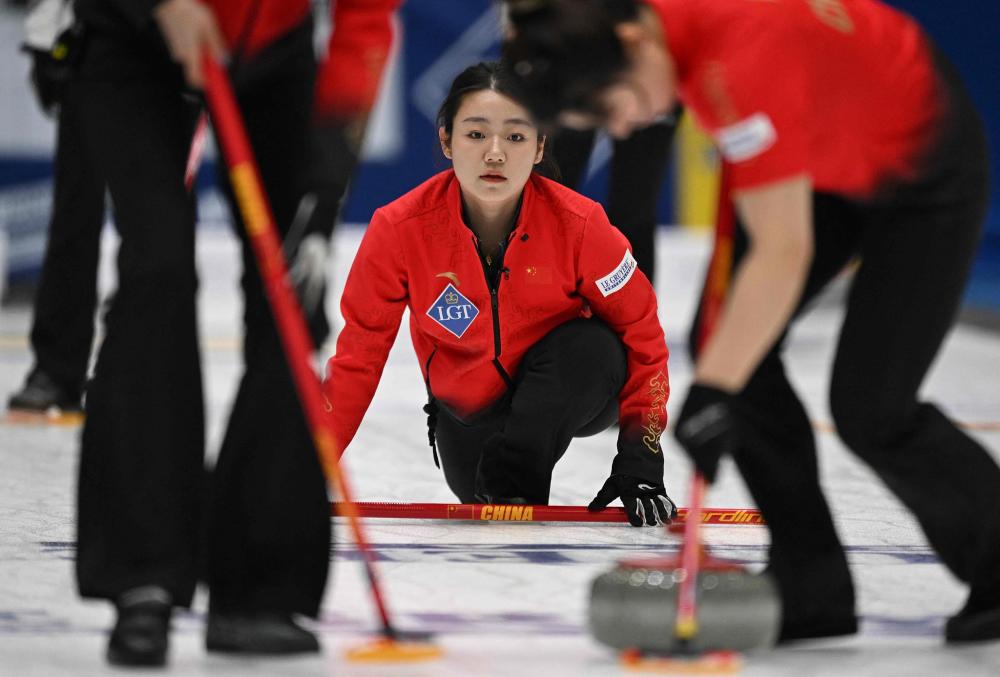 17岁273天，卡尔是拜仁队史德甲单场传射建功最年轻的球员